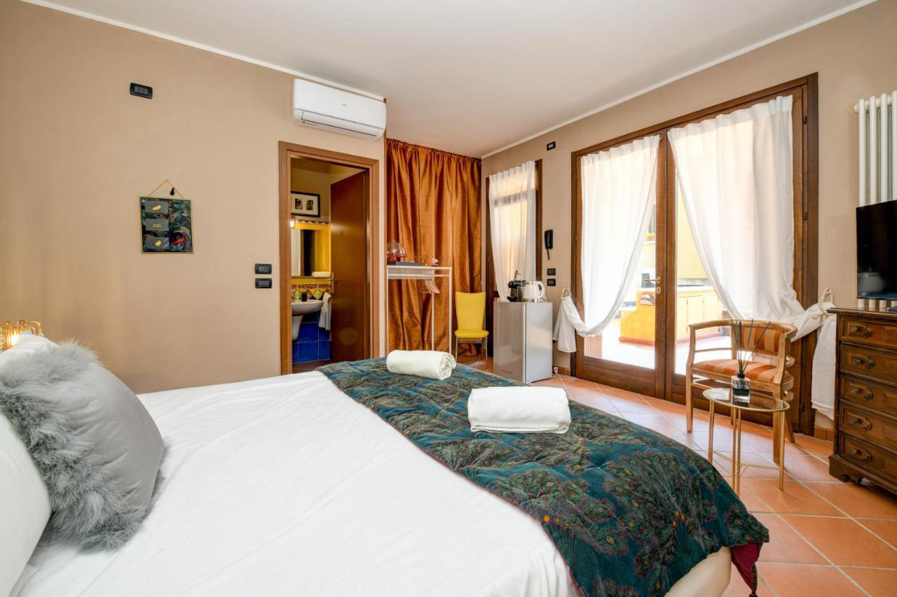סירמיונה Prestige Rooms מראה חיצוני תמונה